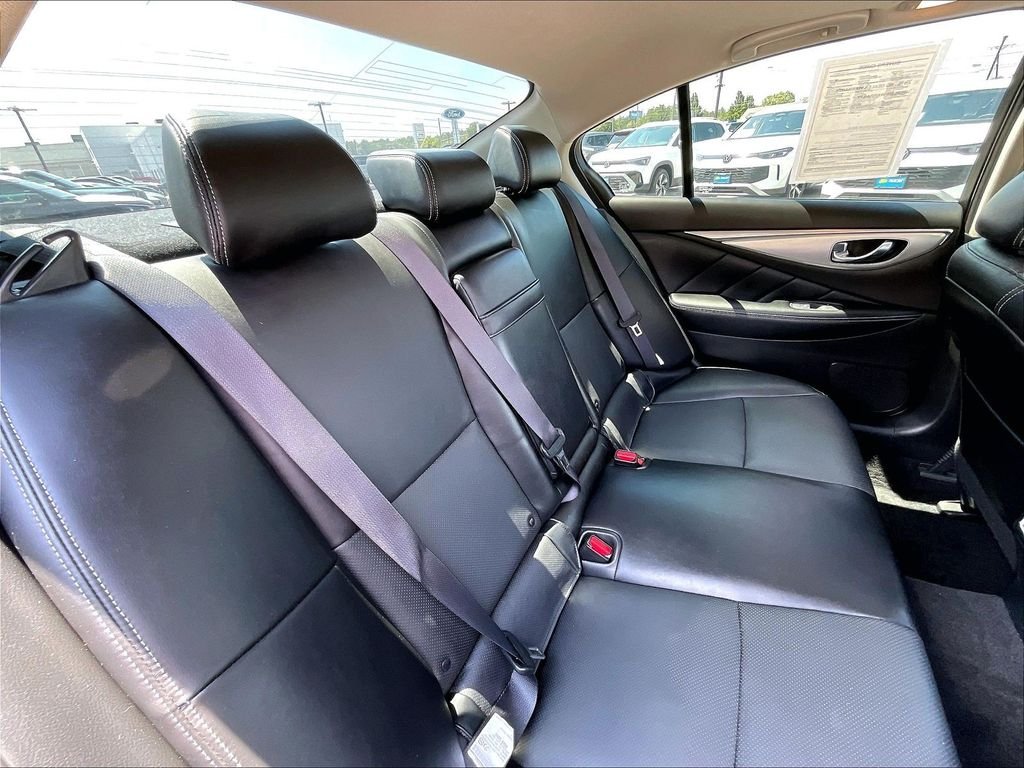 Used 2024 Black Obsidian INFINITI LUXE image 15