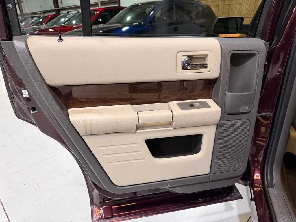 Used 2011 Red Ford SEL image 32