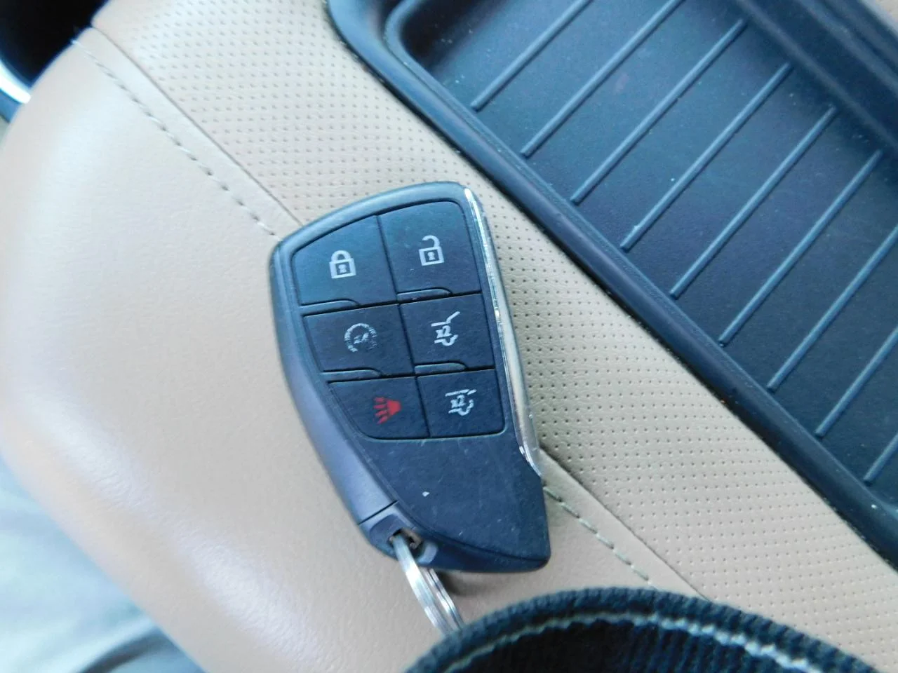 Used 2023 Iridescent Pearl Tricoat Chevrolet 2WD 4DR PREMIER image 37
