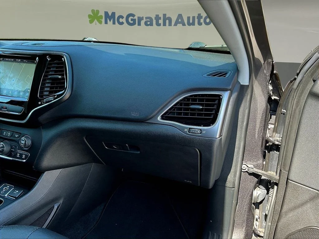 Used 2019 Gray Jeep Limited image 30