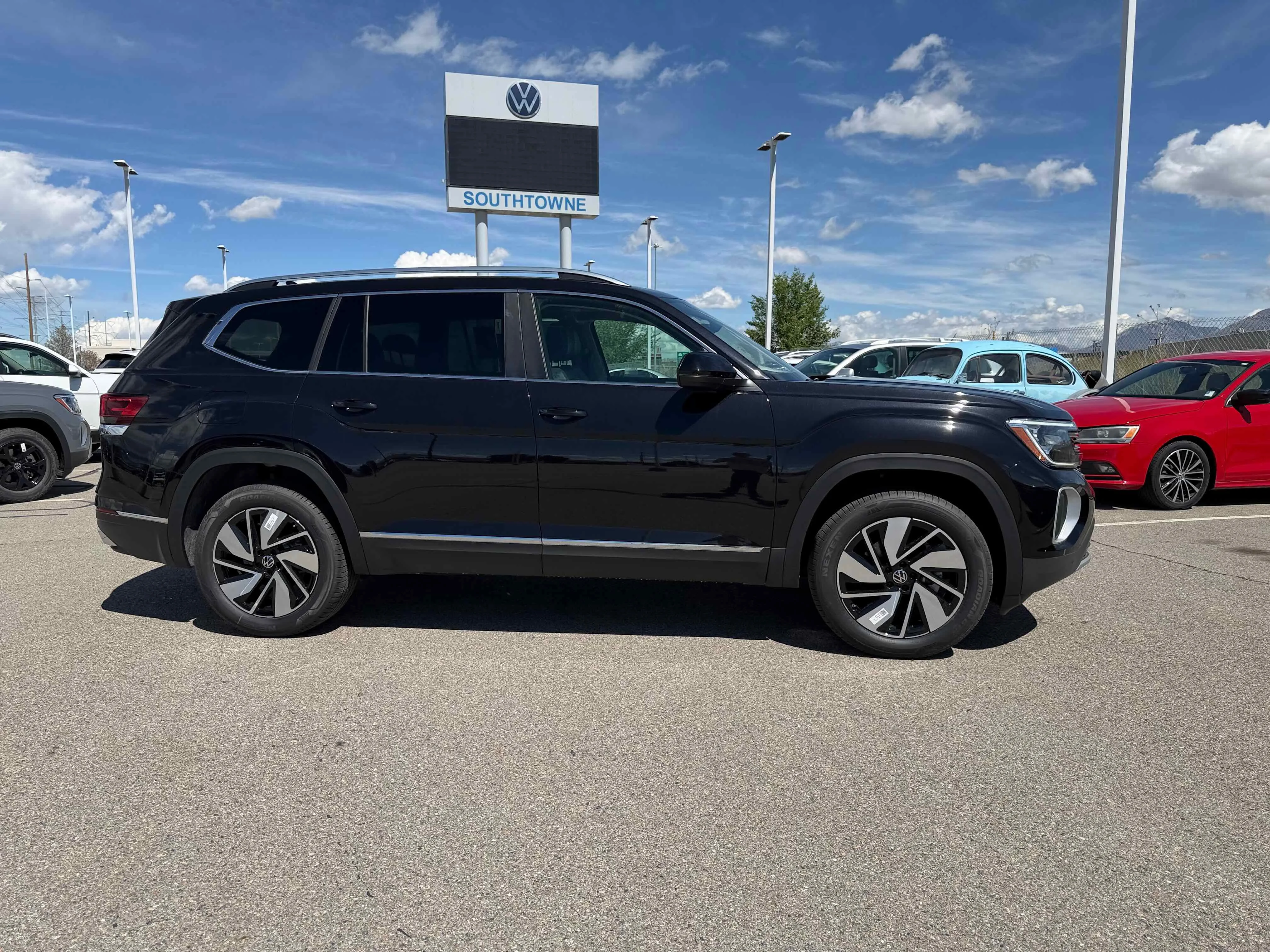 New 2026 Deep Black Volkswagen 2.0T SEL image 2