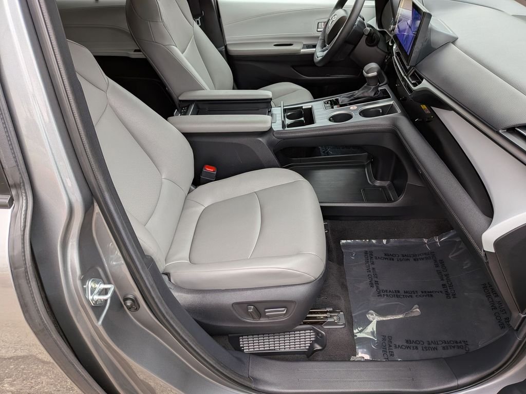 Used 2026  Toyota XLE image 35