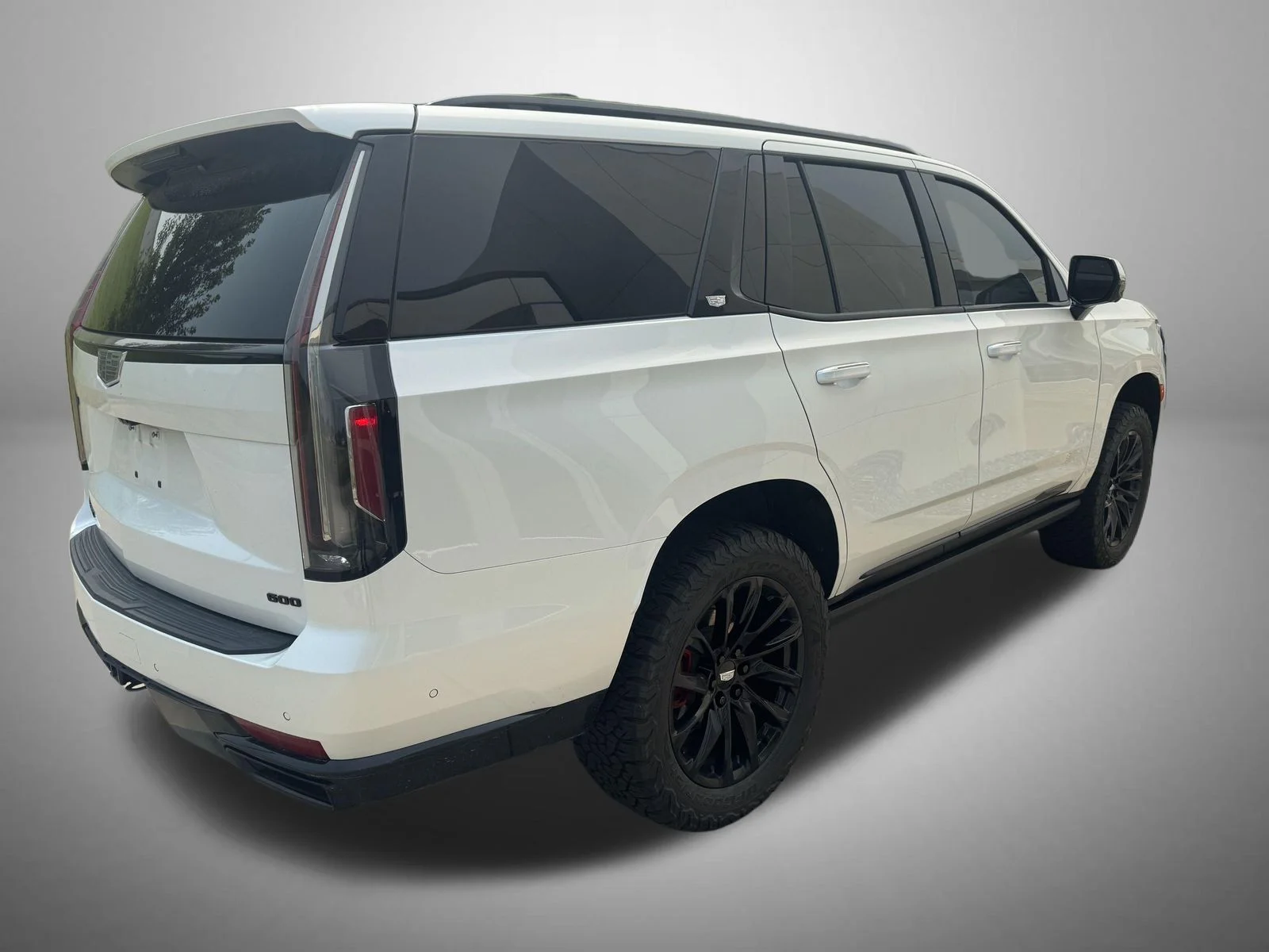 Used 2023 White Cadillac Sport image 4