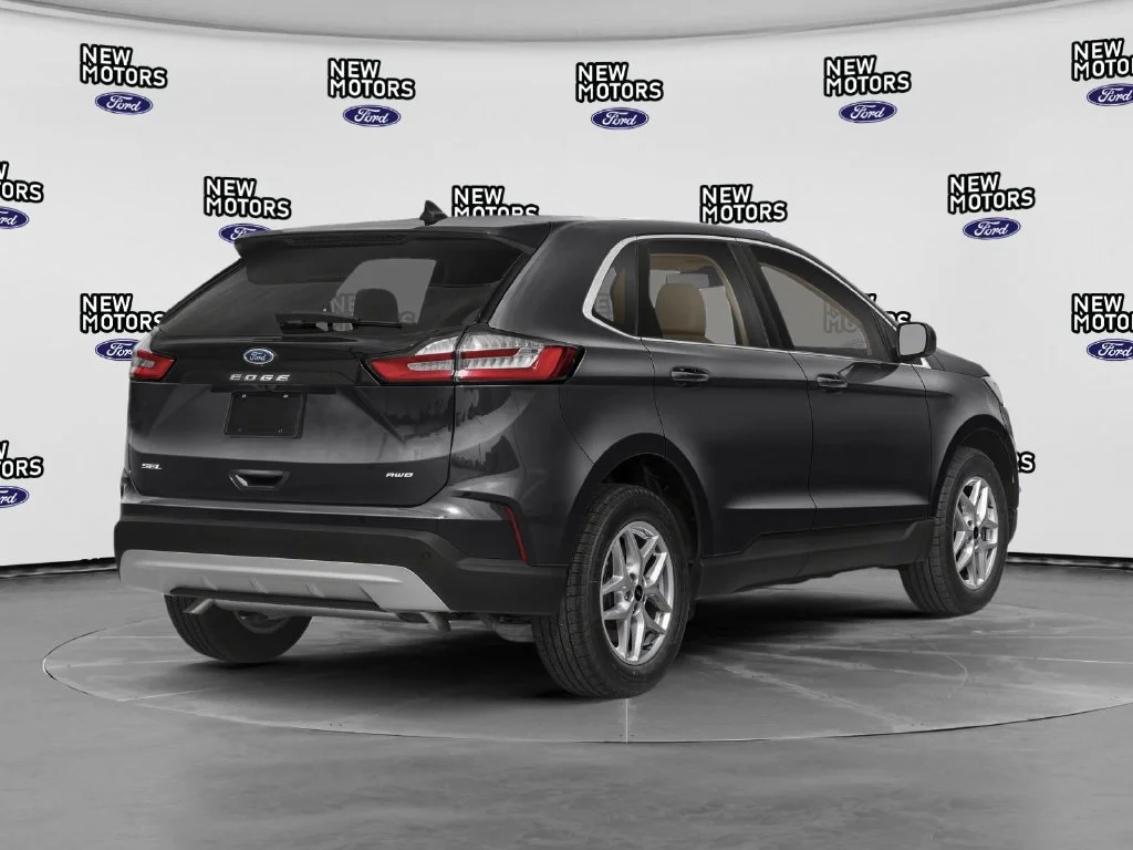 Used 2024 Black Metallic Ford SEL image 2