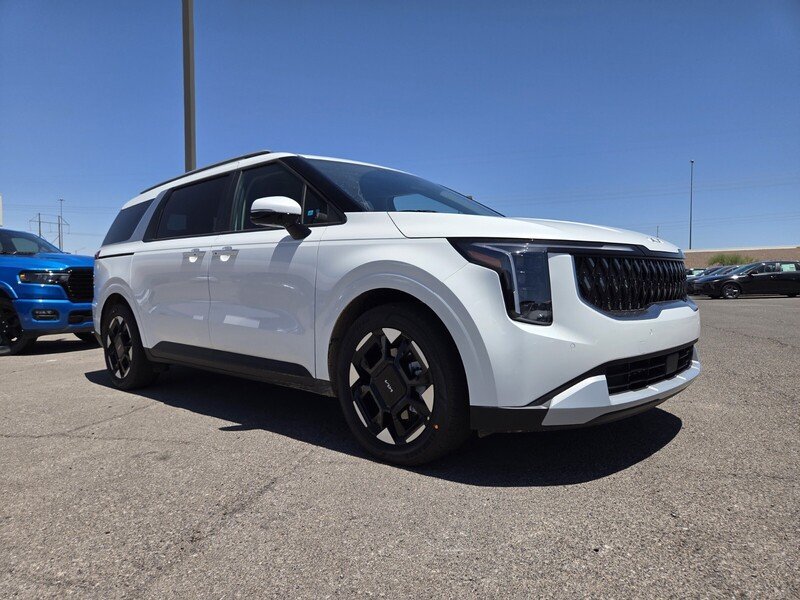 New 2026 Snow White Pearl Kia EX image 2