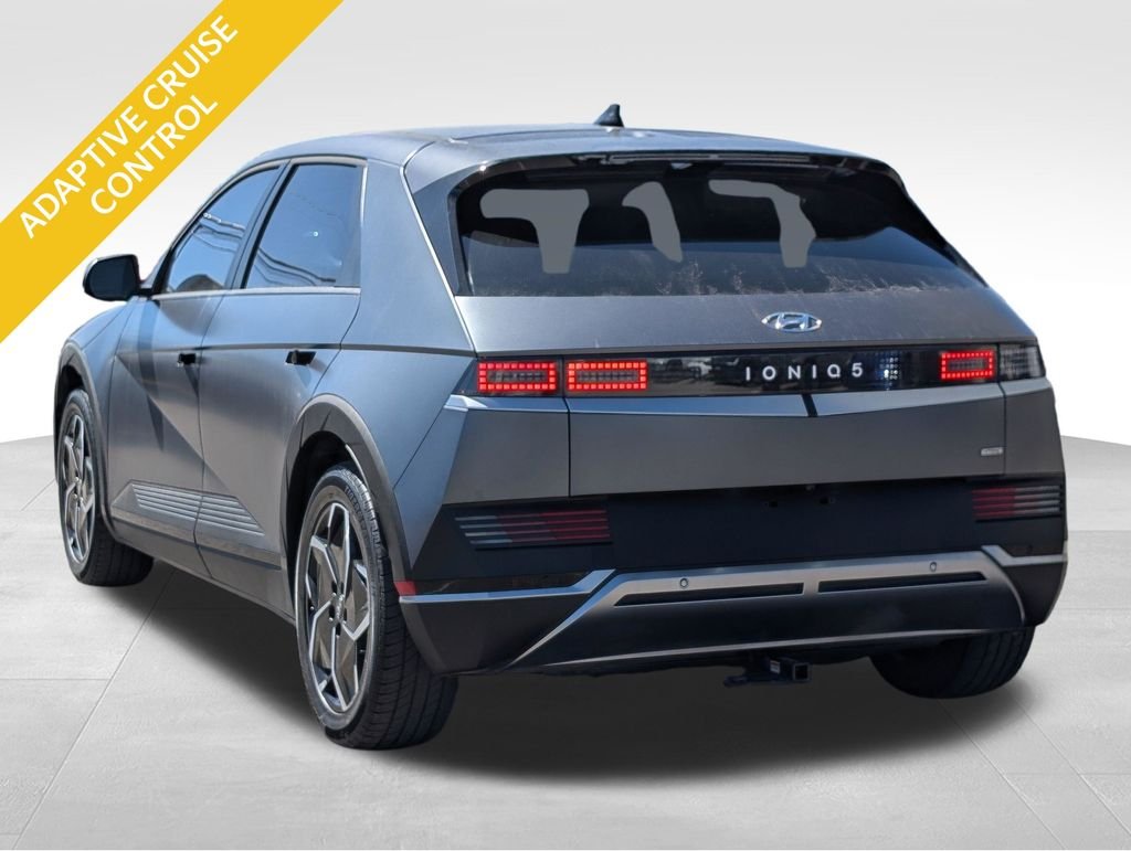 Used 2024 Gray Hyundai SEL image 3