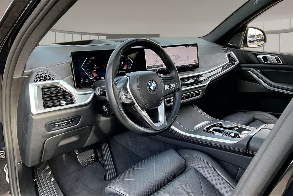 Used 2025 Black BMW sDrive40i image 13