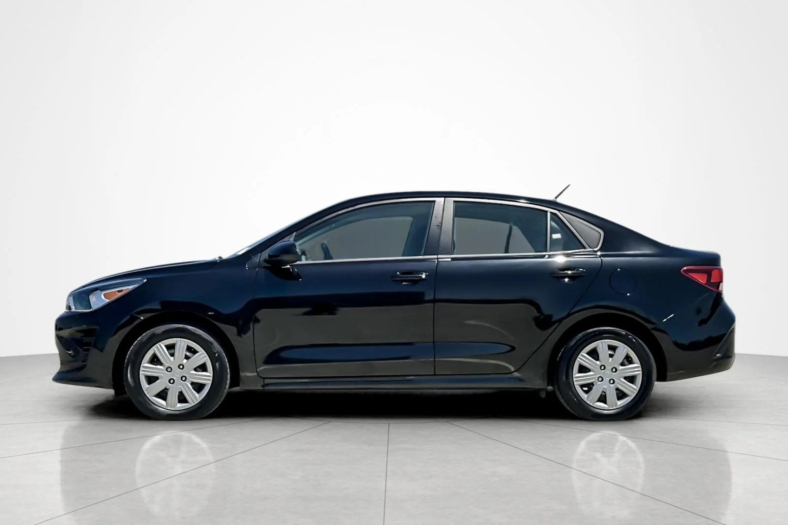 Used 2022 BLACK Kia LX image 2