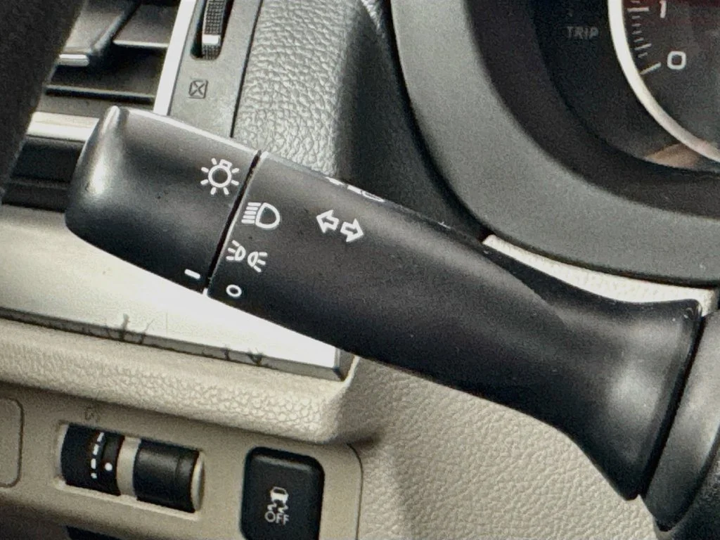 Used 2018 Gray Subaru 2.5i Premium image 12