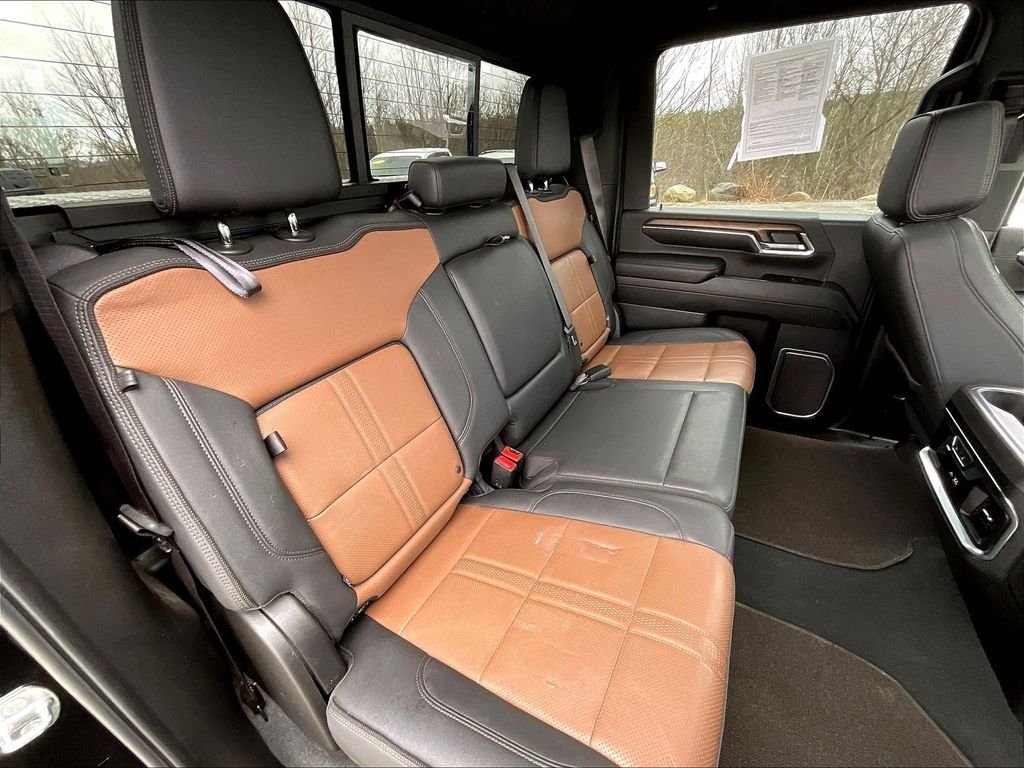 Used 2024 Black Chevrolet High Country image 15