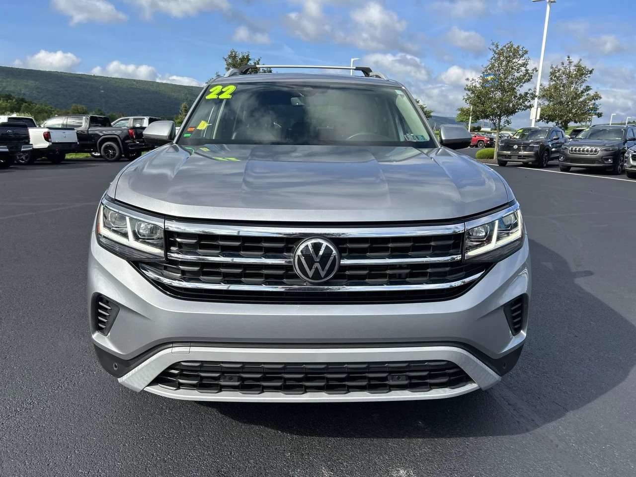 Used 2022 Gray Volkswagen 2.0T SEL image 12