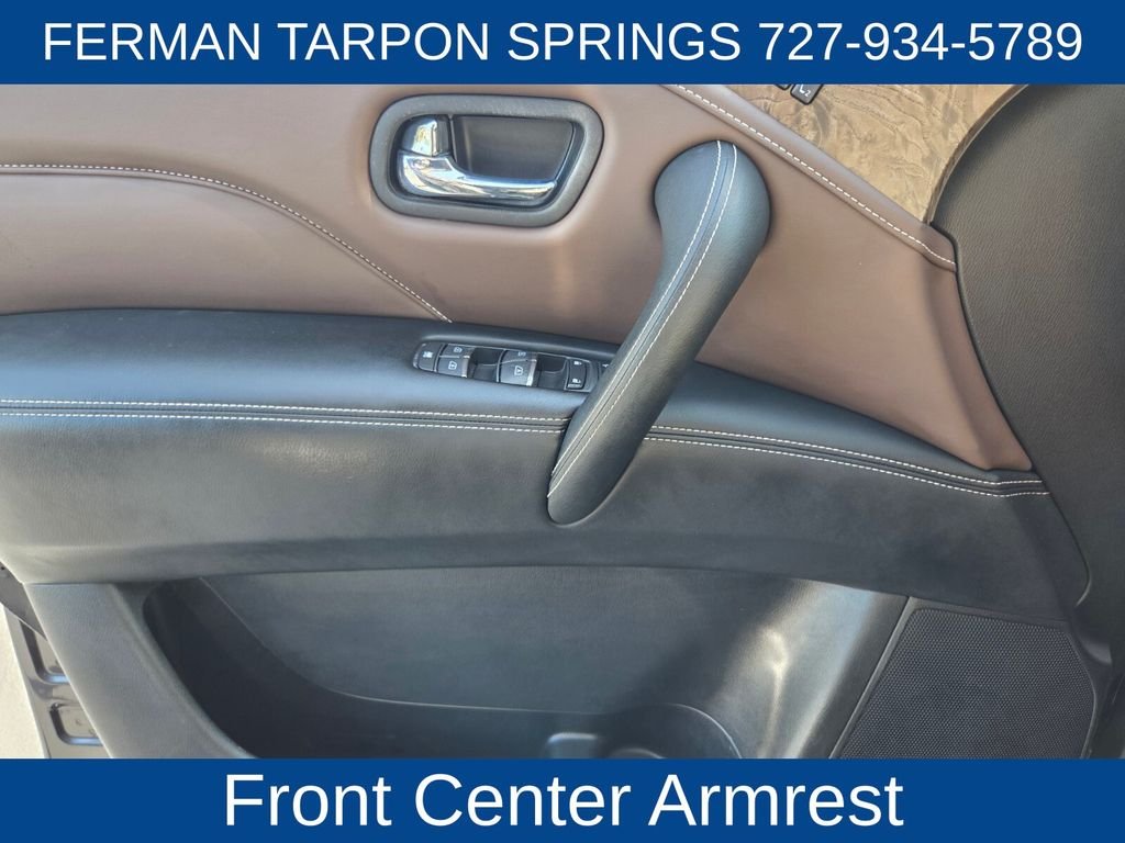 Used 2023 Gray INFINITI Premium Select image 26