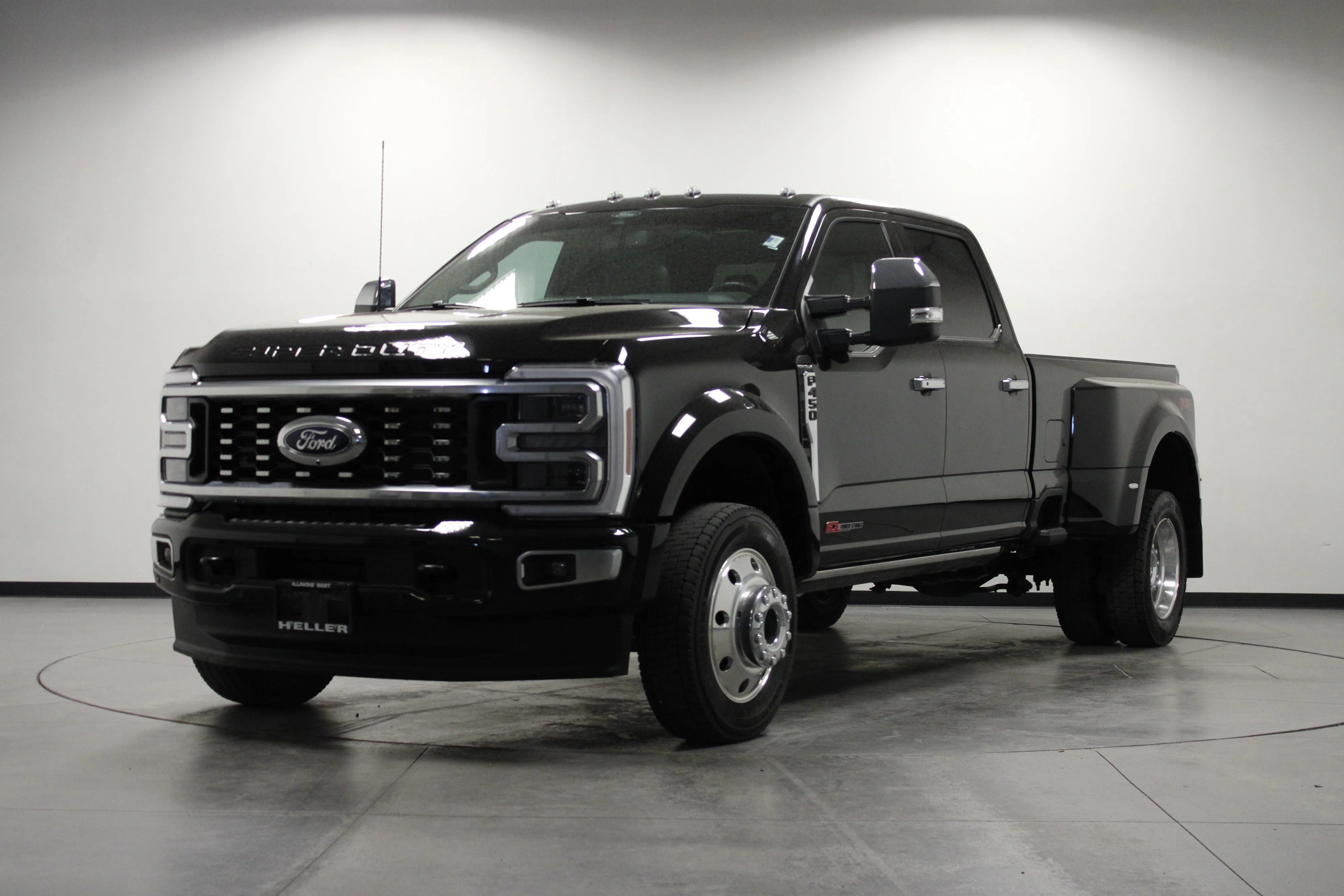 Used 2025 Agate Black Metallic Ford Platinum image 8