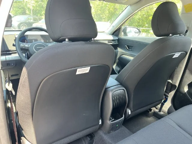 Used 2027 Black Hyundai SE image 31
