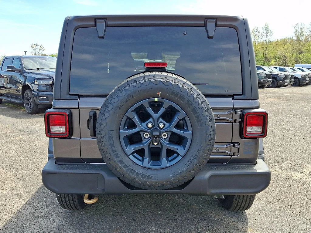 New 2026 Granite Crystal Metallic Clear-Coat Exterior Paint Jeep 85th Anniversary image 7