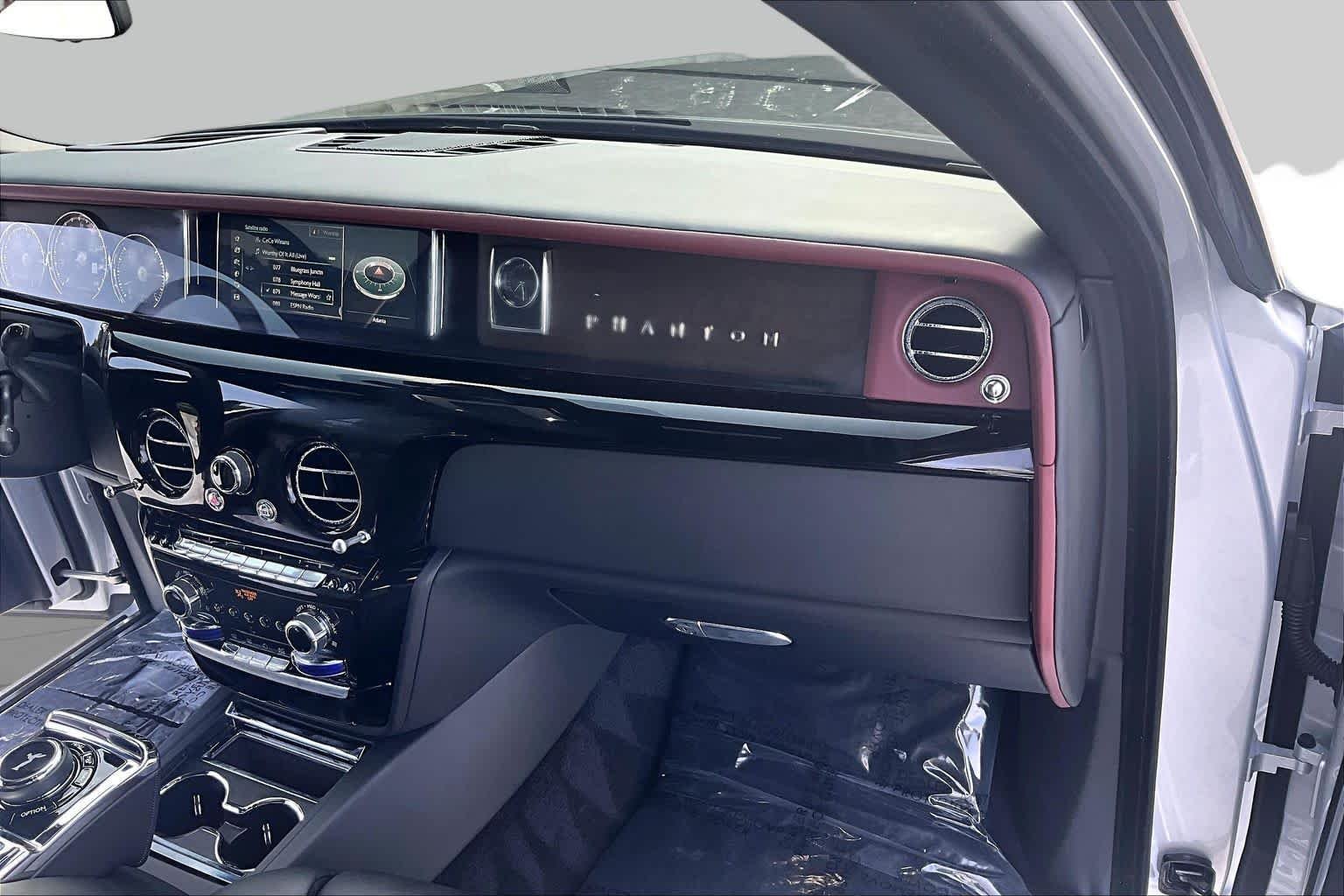 Used 2024 Jubilee Silver Rolls-Royce  image 19