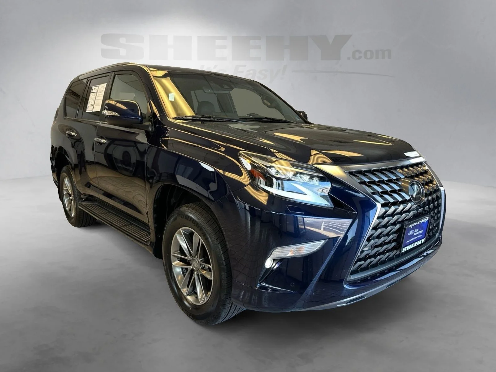 Used 2022  Lexus 460 image 2
