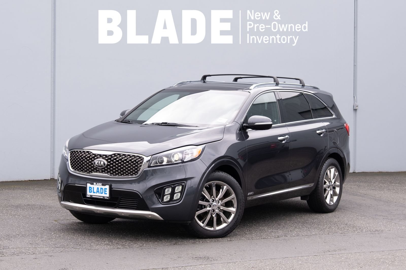 Gray 2017 Kia Sorento SX Limited V6 AWD SUV / Crossover
