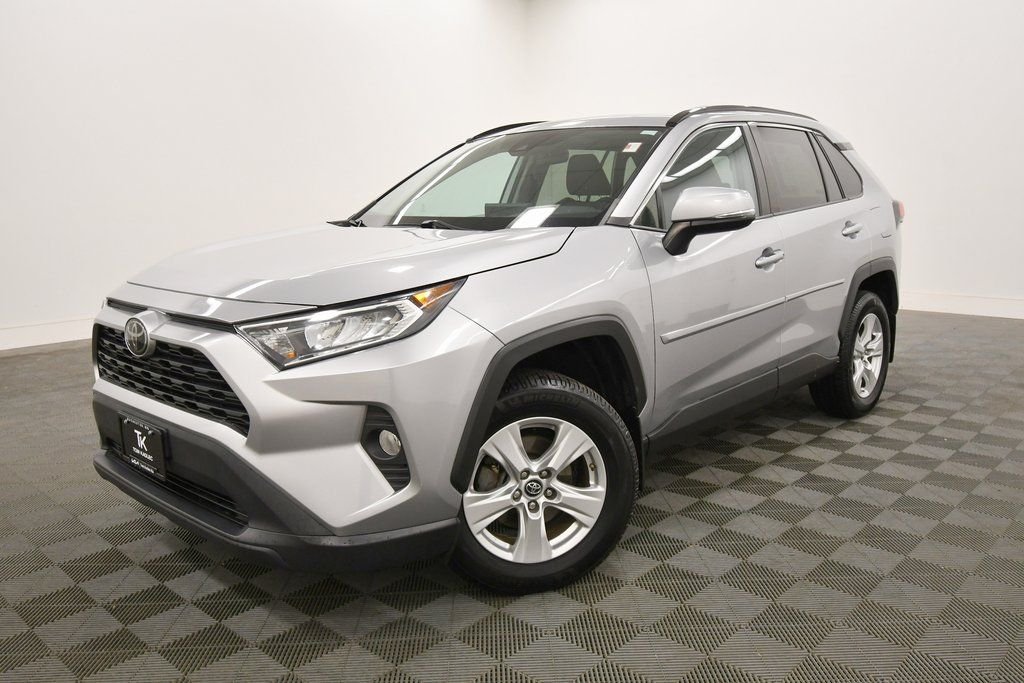 Used 2019 Toyota RAV4 XLE with VIN 2T3P1RFV0KC016024 for sale in Rochester, Minnesota