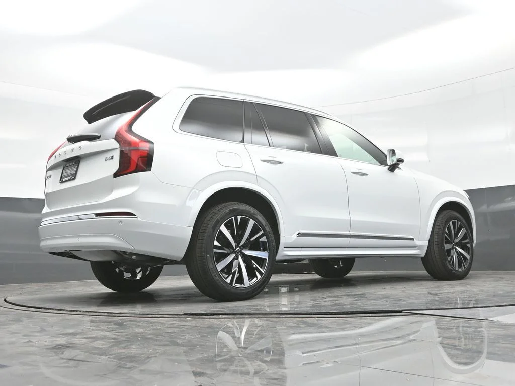 Used 2026 Crystal White Volvo Core image 32