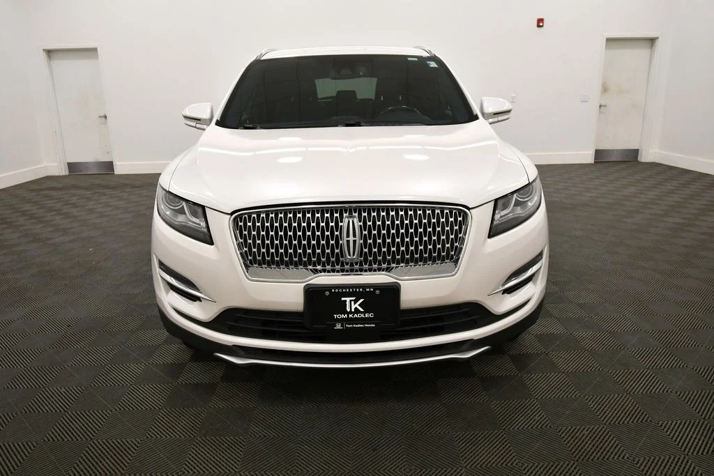 Used 2019 White Lincoln Reserve image 11