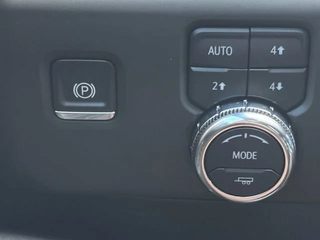Used 2025 Sterling Metallic GMC AT4 image 29
