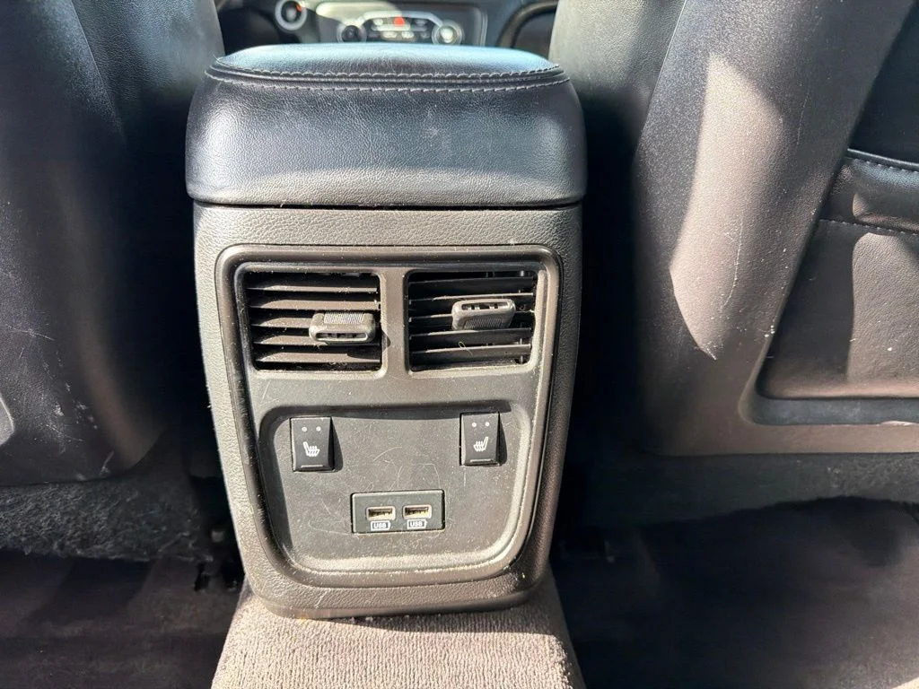 Used 2019 Indigo Blue Dodge SXT image 15