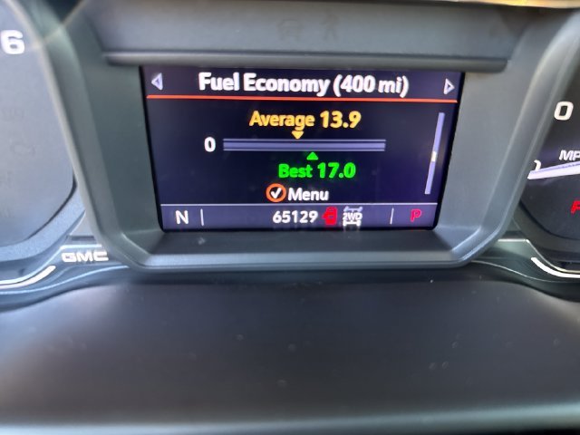 Used 2022 White GMC SLE image 19