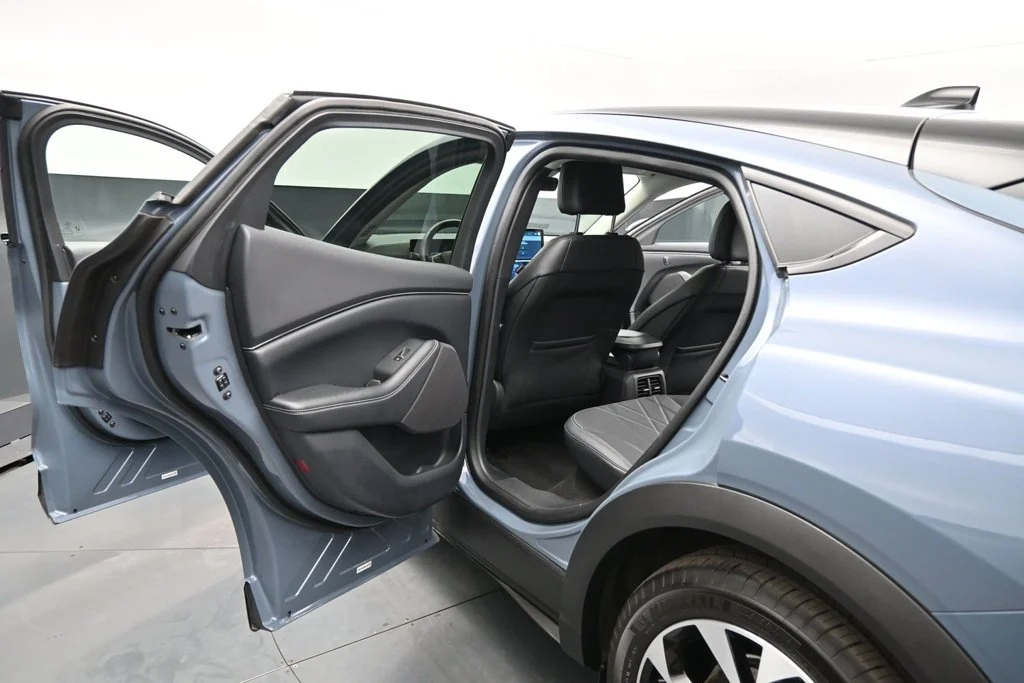Used 2024 Blue Ford Select image 18