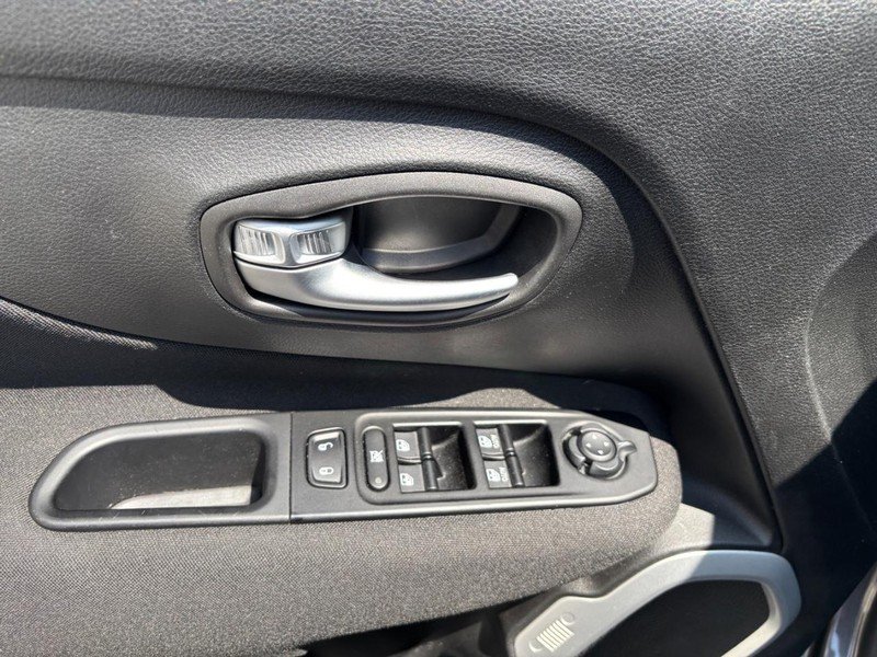 Used 2020 Granite Crystal Metallic Clearcoat Jeep Sport FWD image 21