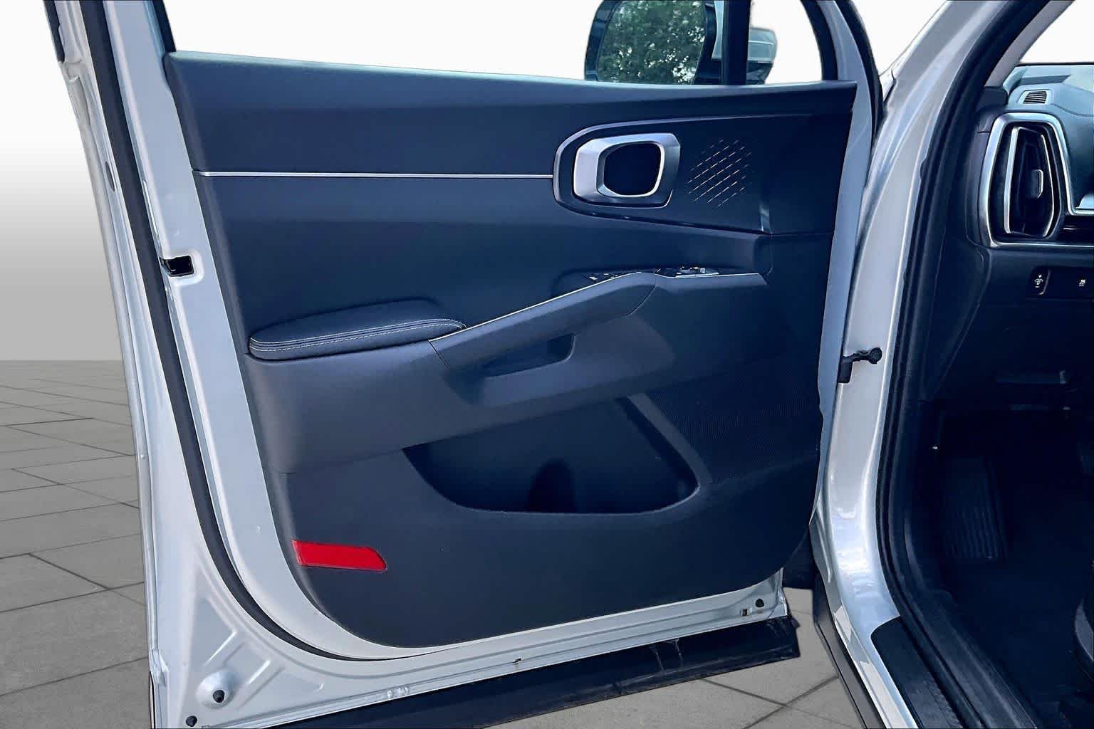 New 2026 Ivory Silver Kia LX image 19