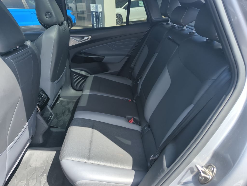 Used 2023 Silver Volkswagen Pro S image 30