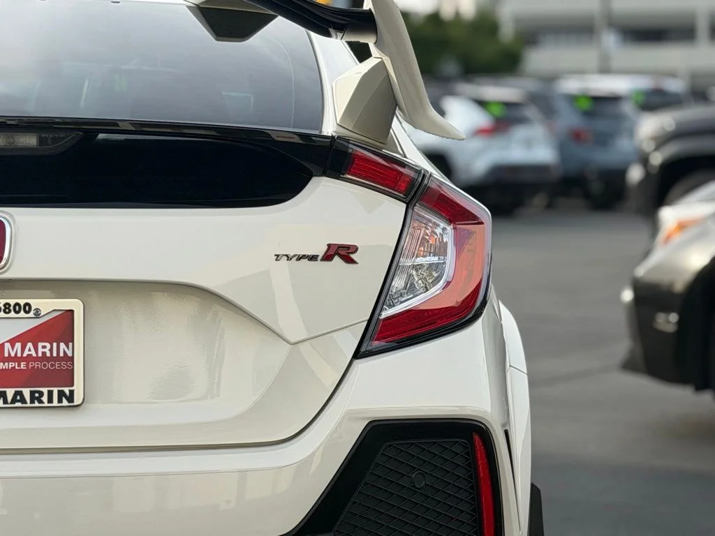 Used 2018  Honda Touring image 12