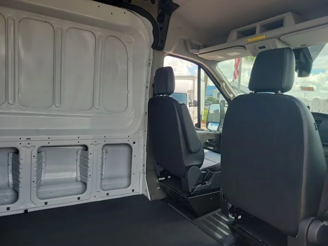 New 2026 Oxford White Ford Base image 15