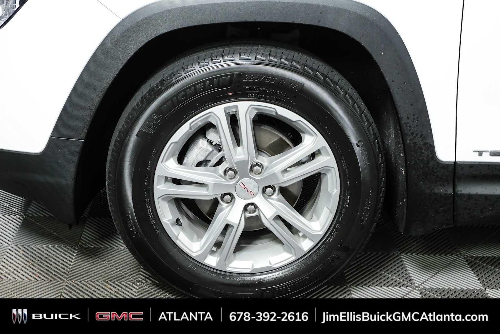 Used 2023 Summit White GMC SLE image 35