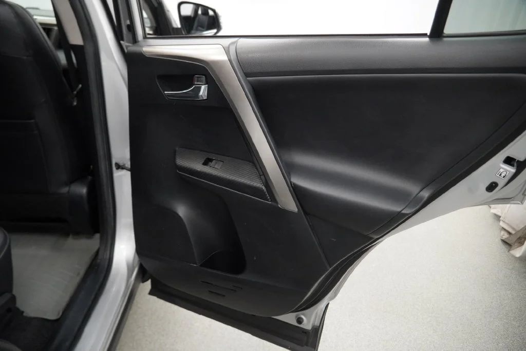 Used 2013 Silver Toyota Limited image 37