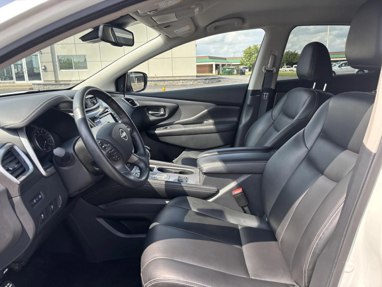 Used 2023  Nissan SV image 36