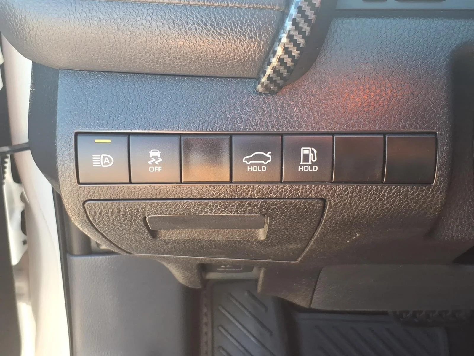Used 2021 Wind Chill Pearl Toyota XSE image 15