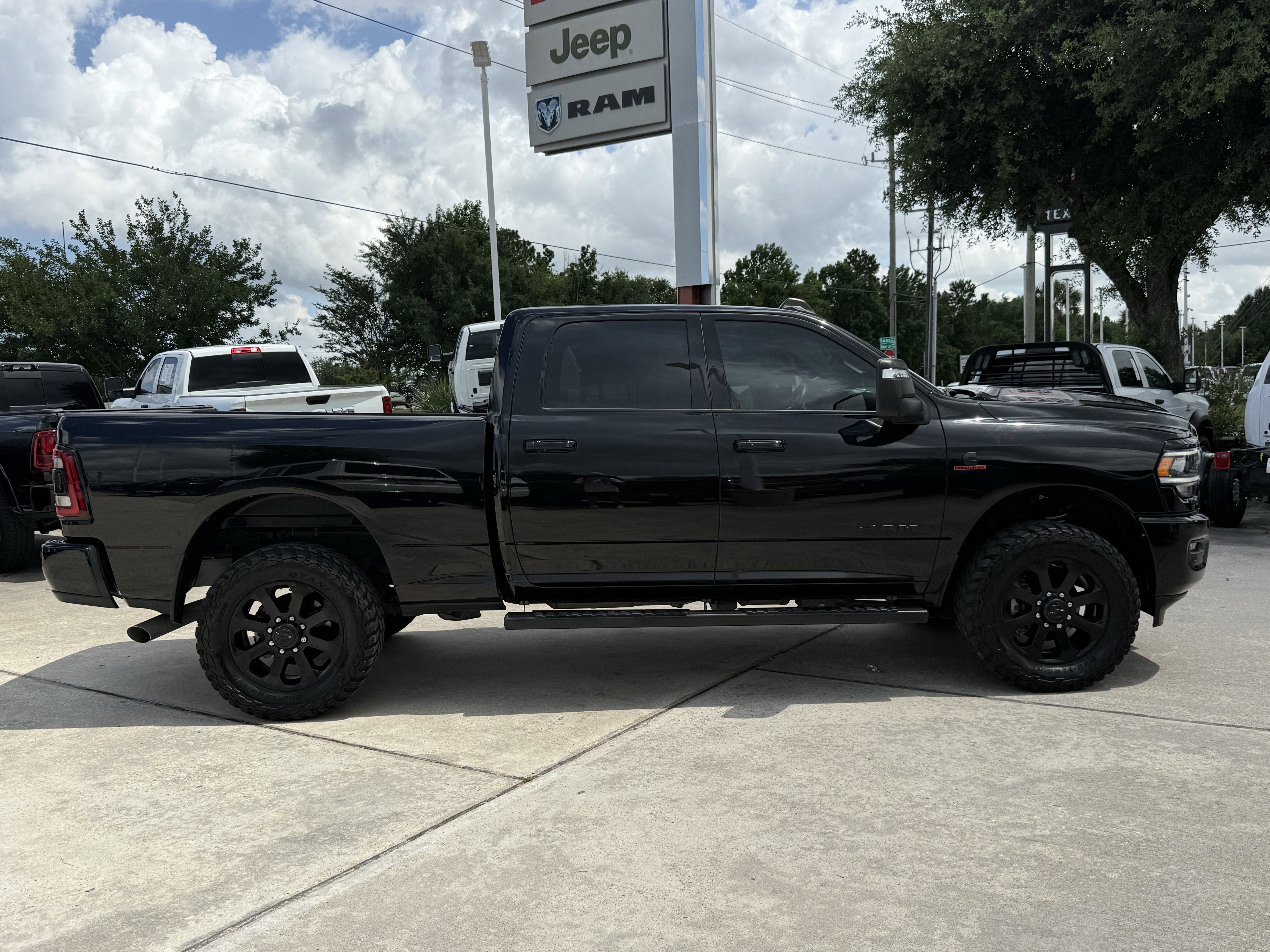 Used 2024 Diamond Black Crystal Pearlcoat Ram Laramie image 3