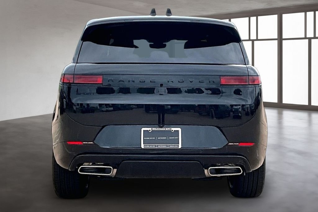 New 2026 Santorini Black LAND ROVER Dynamic SE image 4