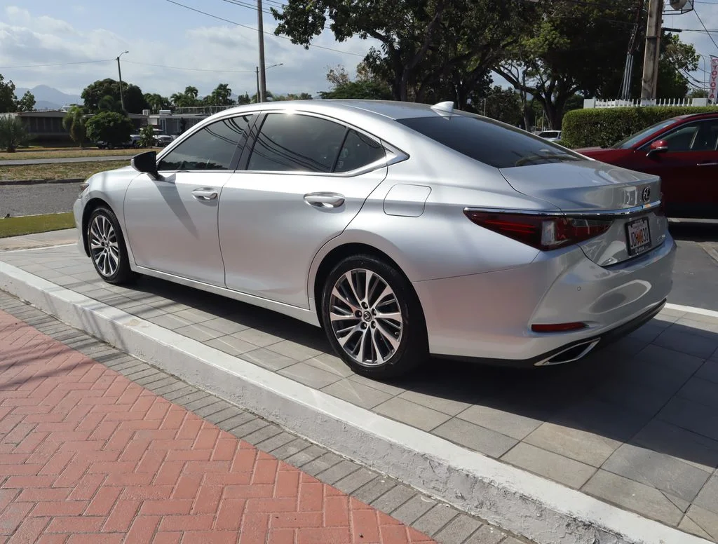 Used 2021 Silver Lexus 350 image 7