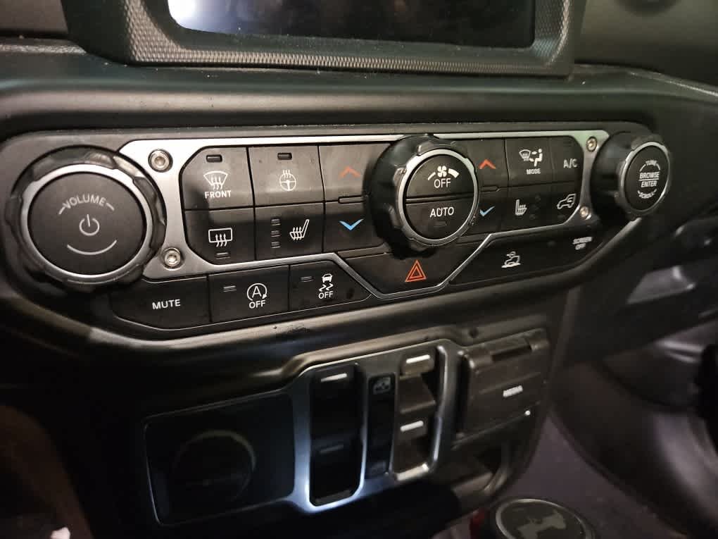 Used 2022 Granite Crystal Metallic Clearcoat Jeep Unlimited Sport S image 16