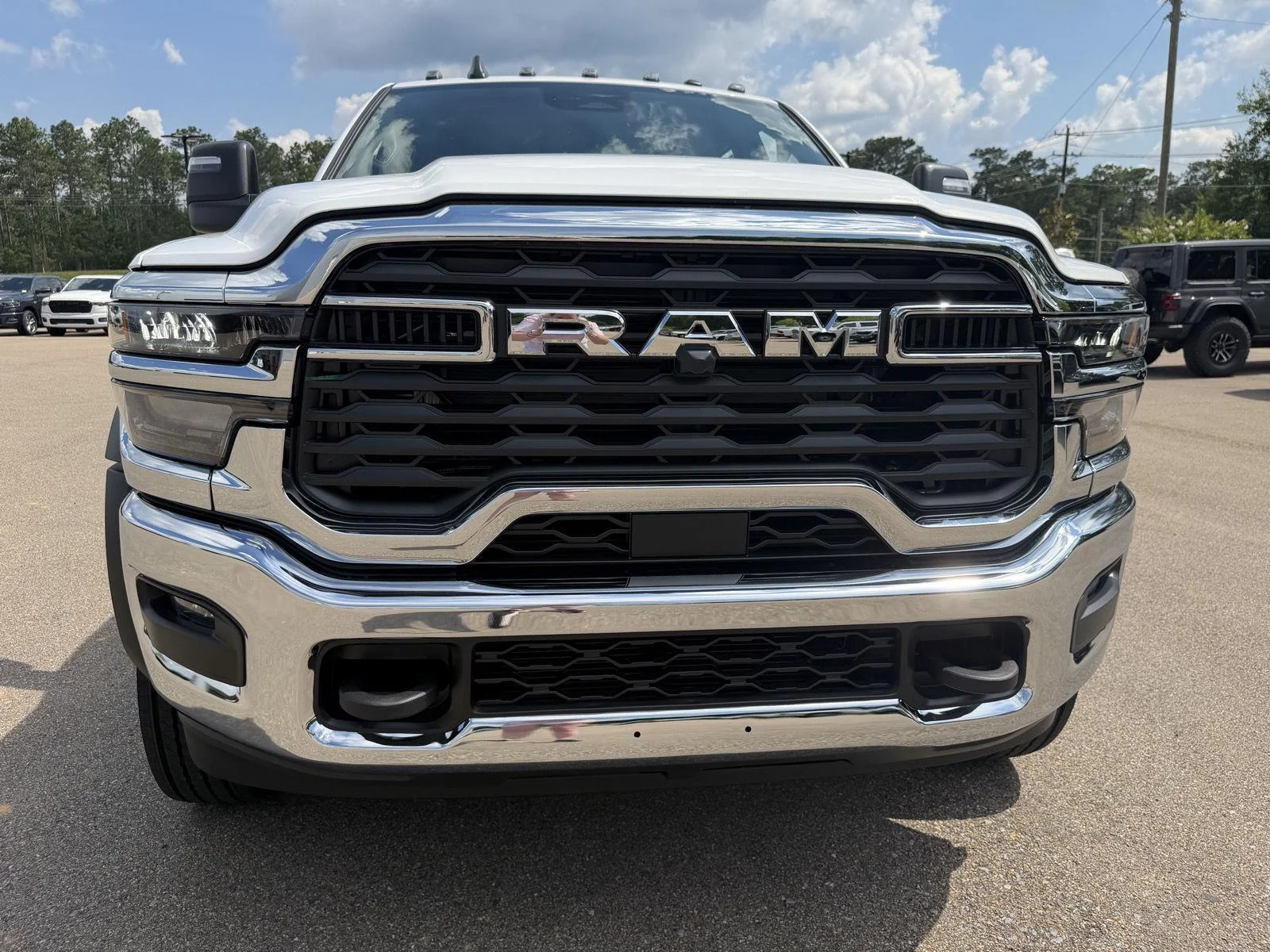 New 2026 Bright White Clear-Coat Exterior Paint RAM Tradesman image 22