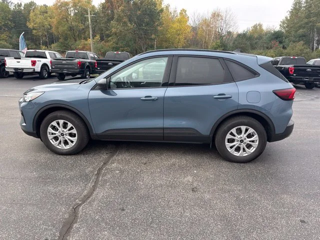 Used 2025 Vapor Blue Ford Active image 9