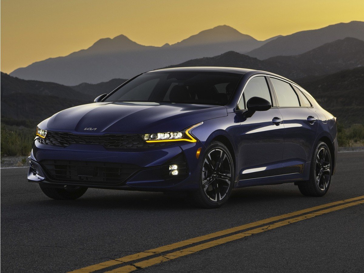 Used 2022 Gray Kia GT-Line image 1