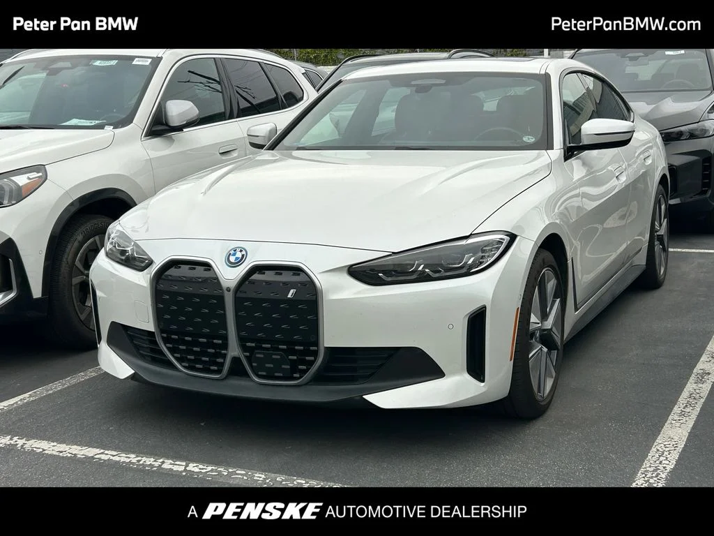 2023 BMW i4 eDrive35's photo