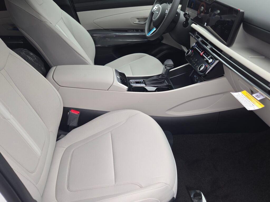 New 2026 White Hyundai SEL AWD image 7