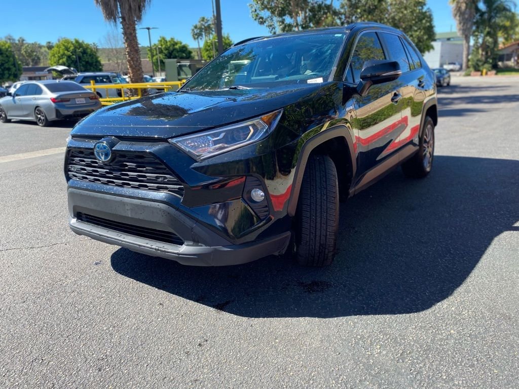 Used 2021 Black Toyota XLE Premium image 5