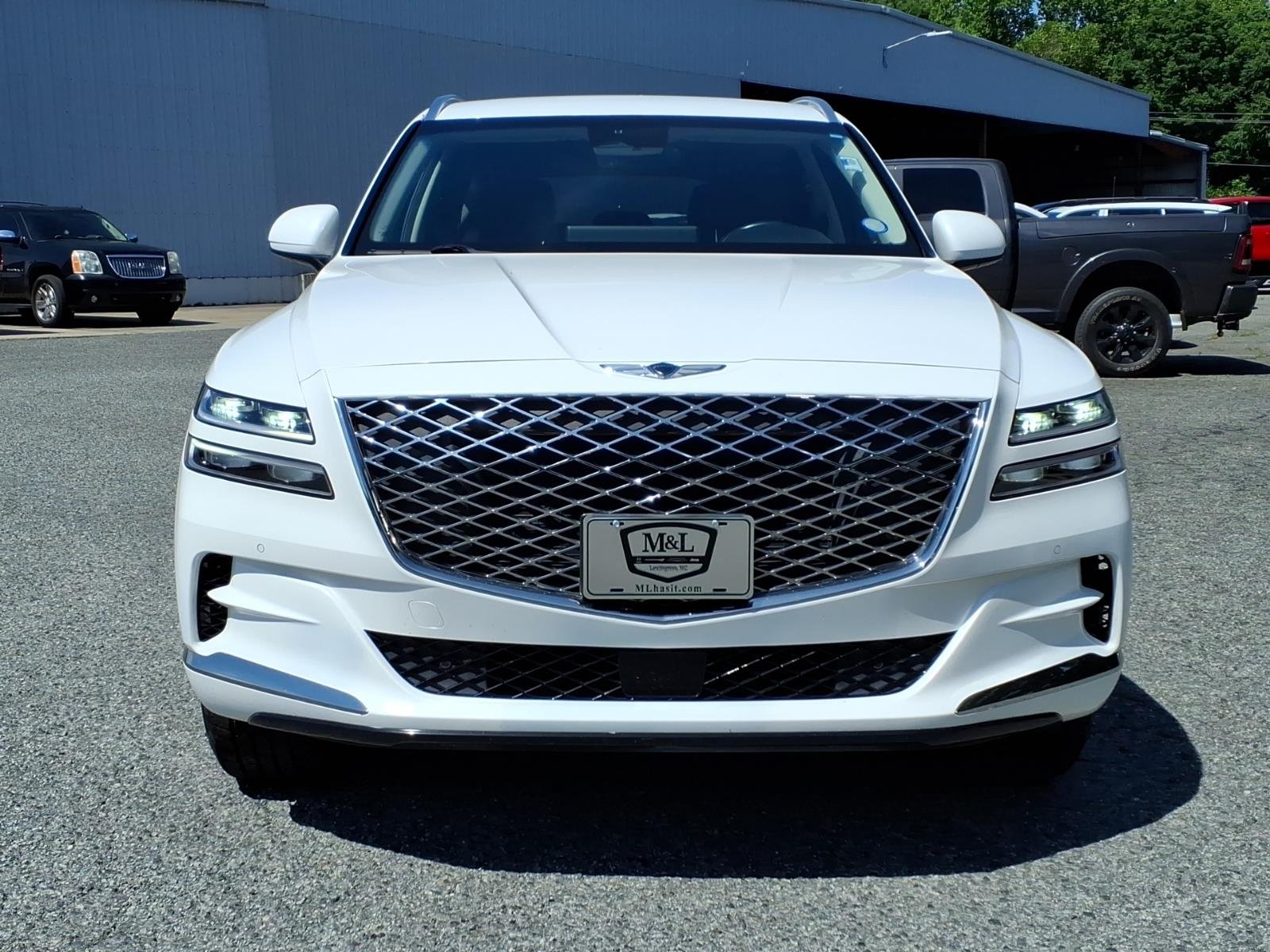Used 2024 White Genesis 2.5T image 2