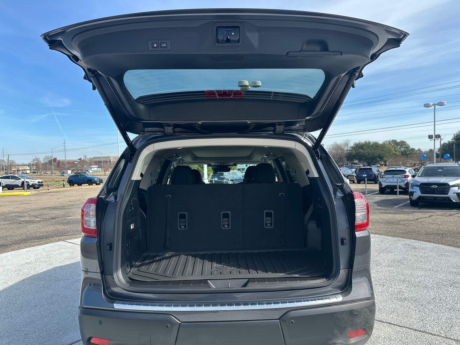 2026 Subaru Ascent Limited - Photo 9